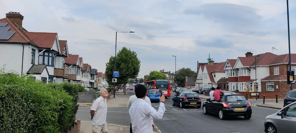 St Leonards Avenue (Stop K)