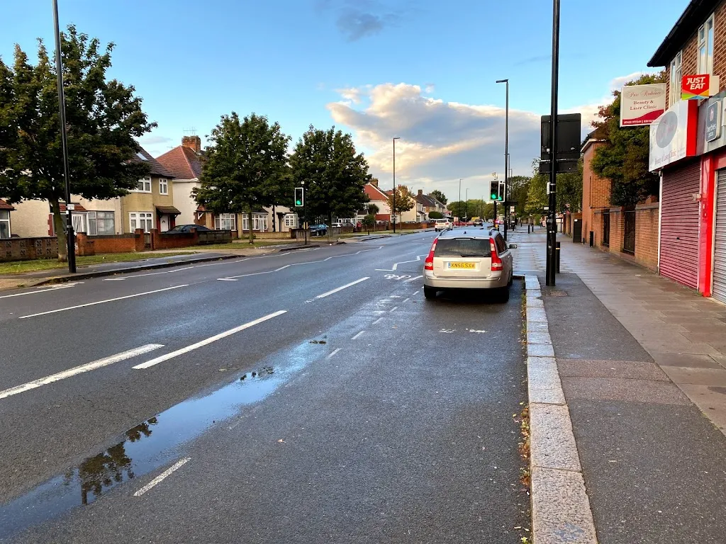 Staines Road Martindale Road (Stop N)
