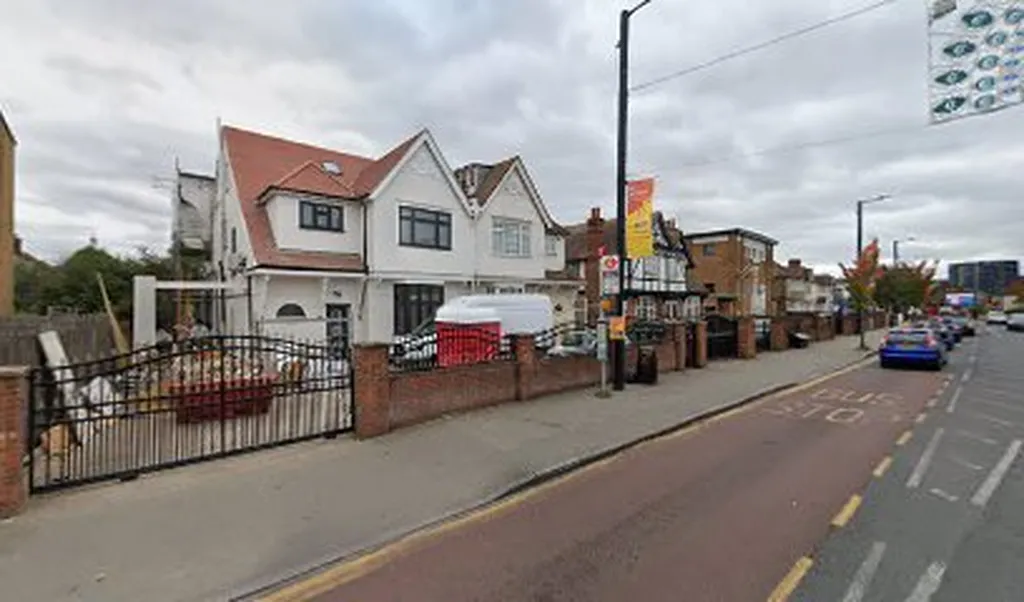 Stanley Avenue Ealing Road (Stop T)