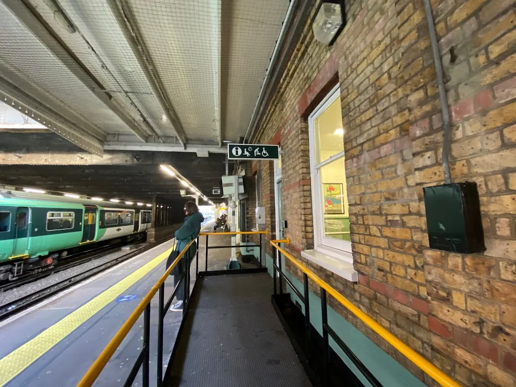 Streatham (Greater London) Train Station - Southern Railway