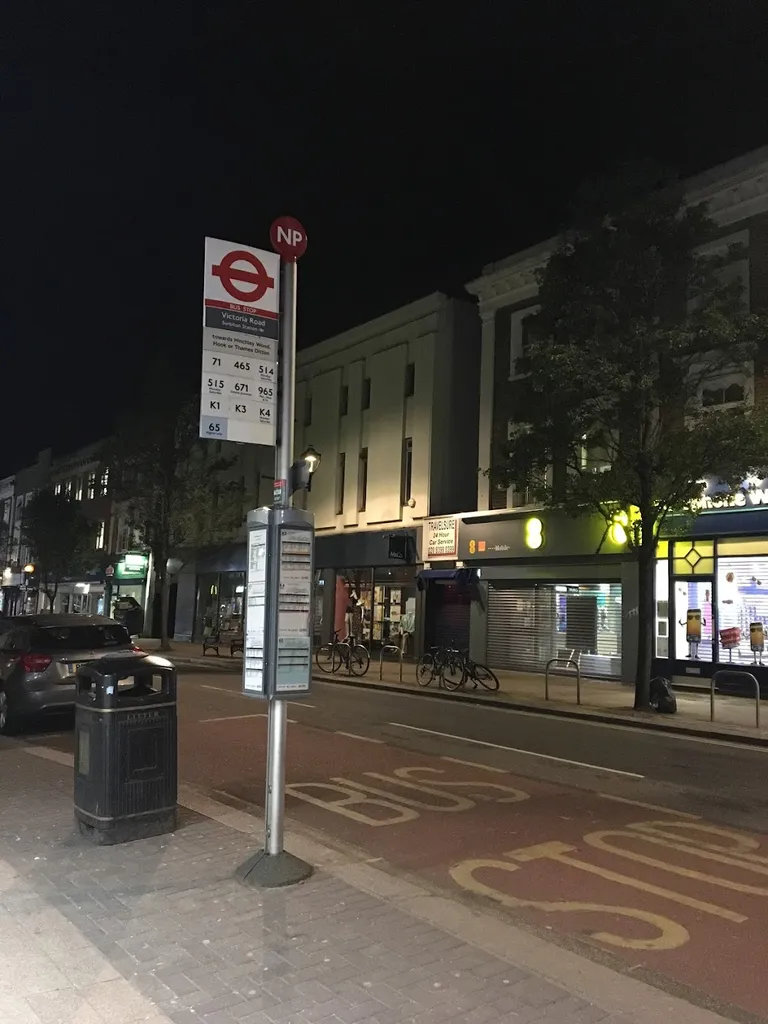 Surbiton Station Victoria Road (Stop NP)