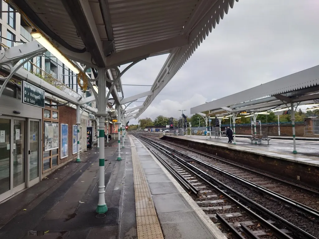 Sutton (Surrey) Train Station - Southern Railway
