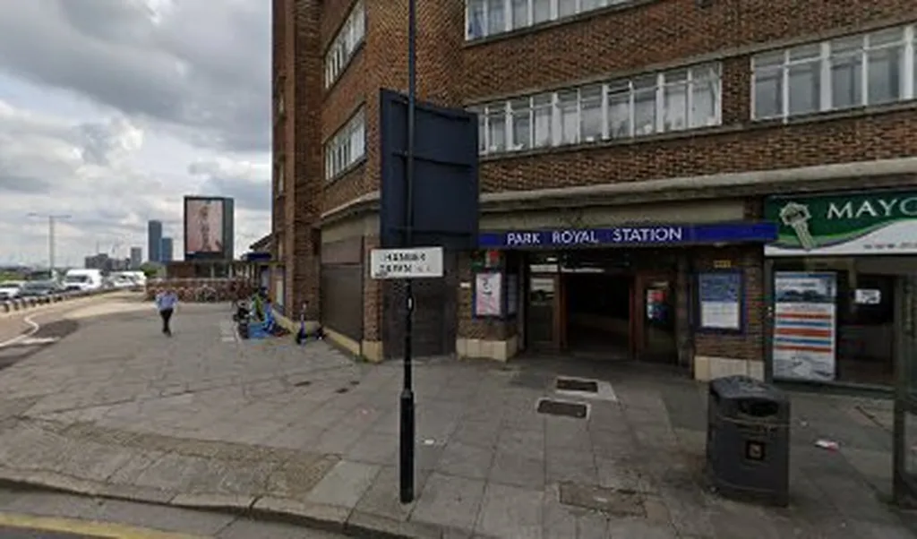 Taxi Park Royal