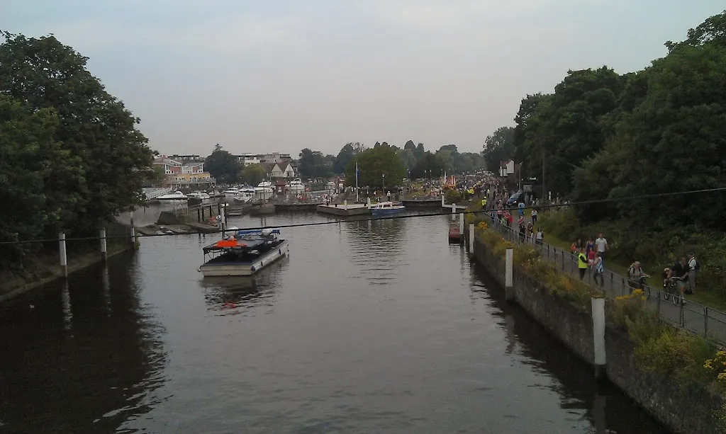 Teddington Lock (Stop Y)