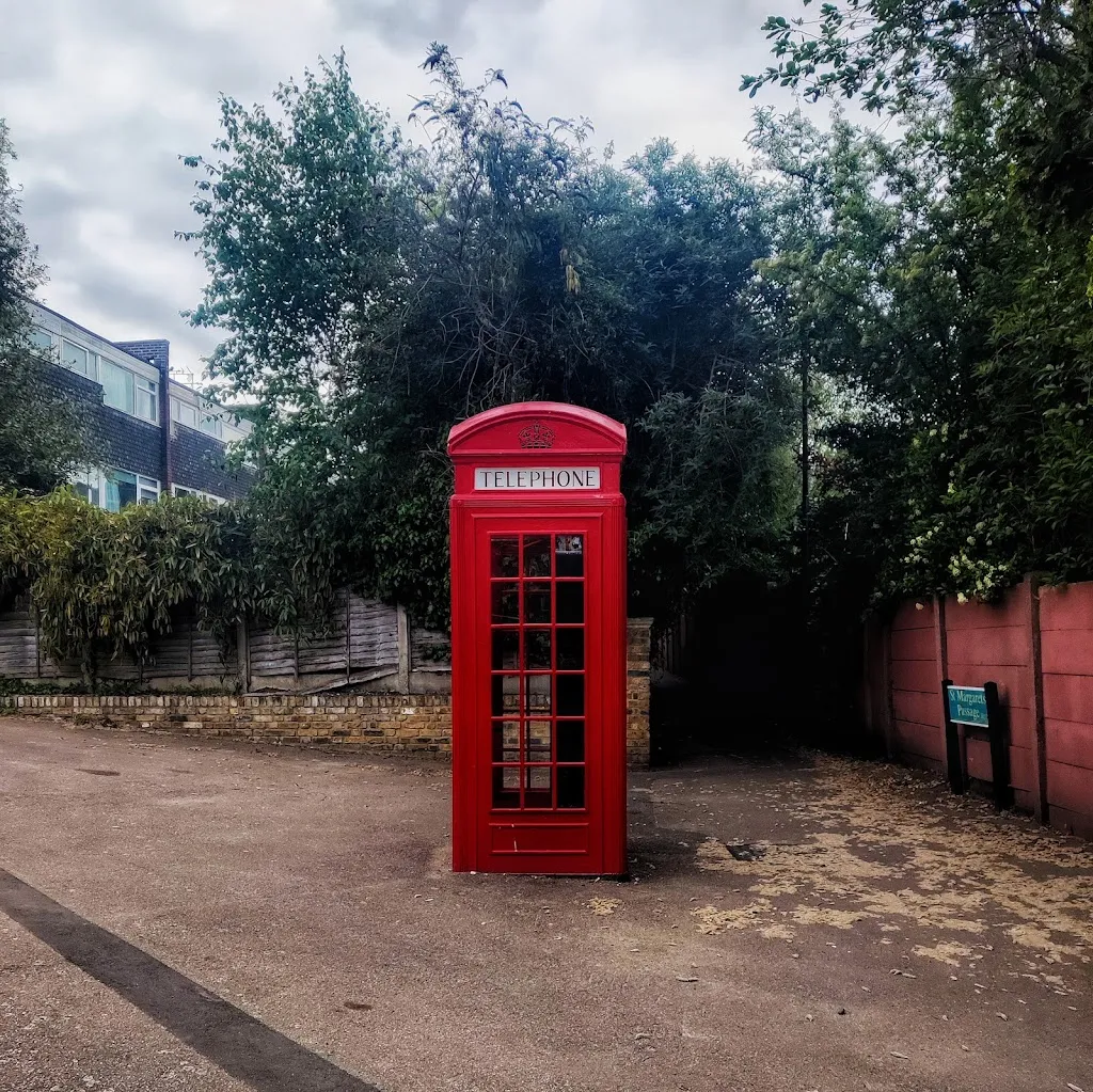 Telephone booth Bookswap 📚