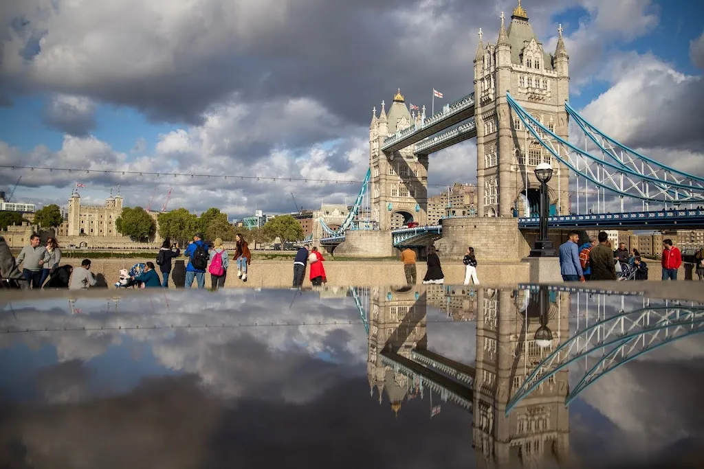 The Queens Walk london