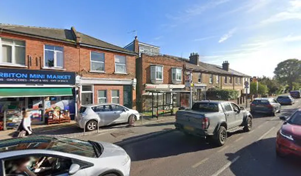 Thornhill Road Surbiton (Stop HB)