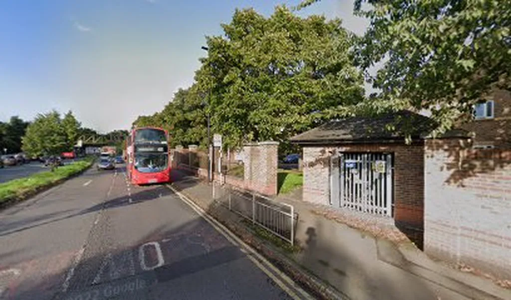 Three Bridges / Windmill Lane