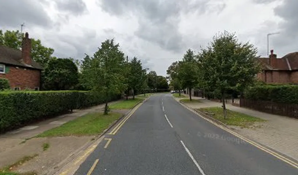 Treve Avenue Whitmore Road (Stop WY)
