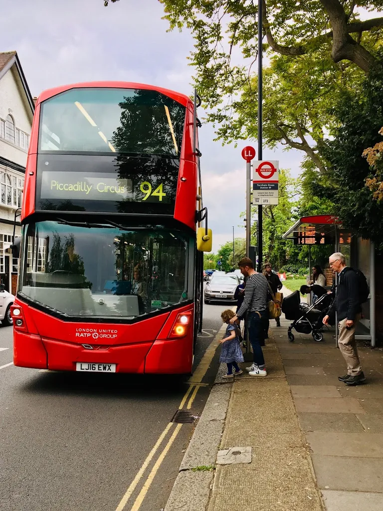Turnham Green (Stop LL)