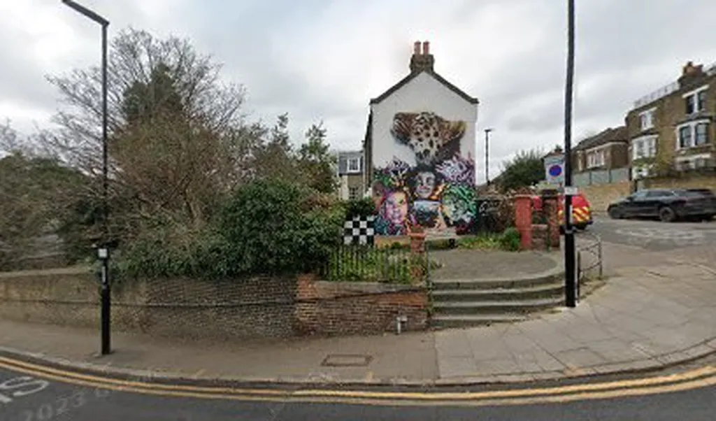 Vanbrugh Hill Artwork