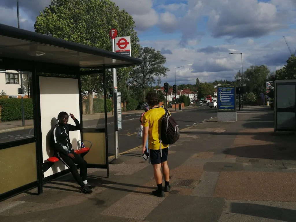 Vicars Bridge Close (Stop F)