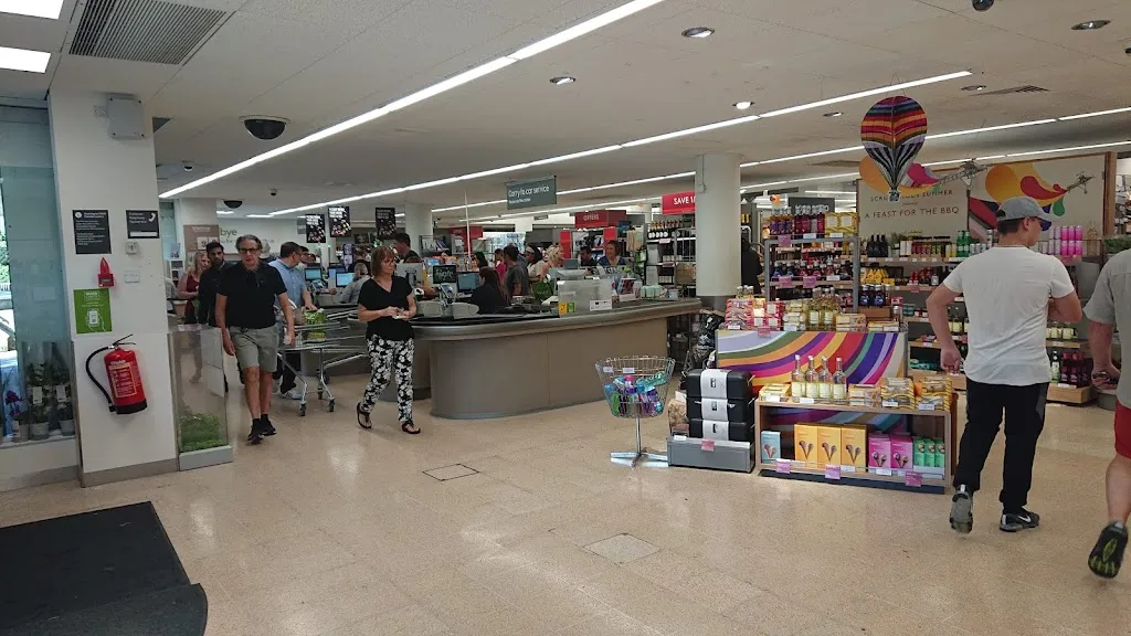 Waitrose & Partners Green St Green
