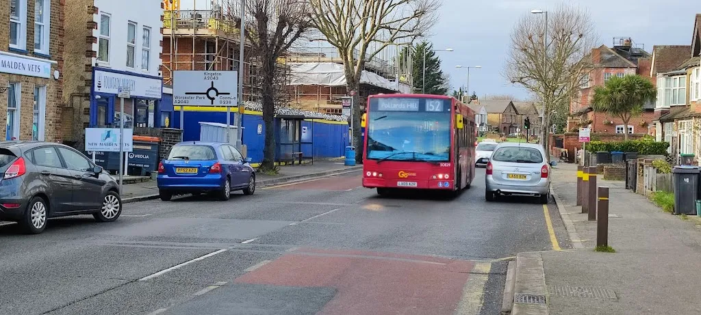 Walton Avenue (Stop F)