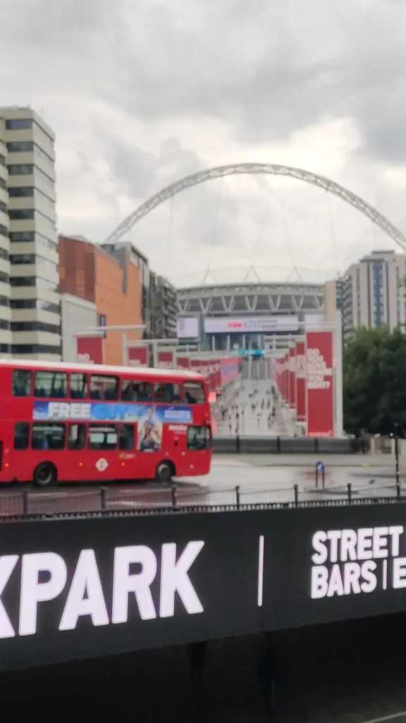 Wembley Arena (Stop E)