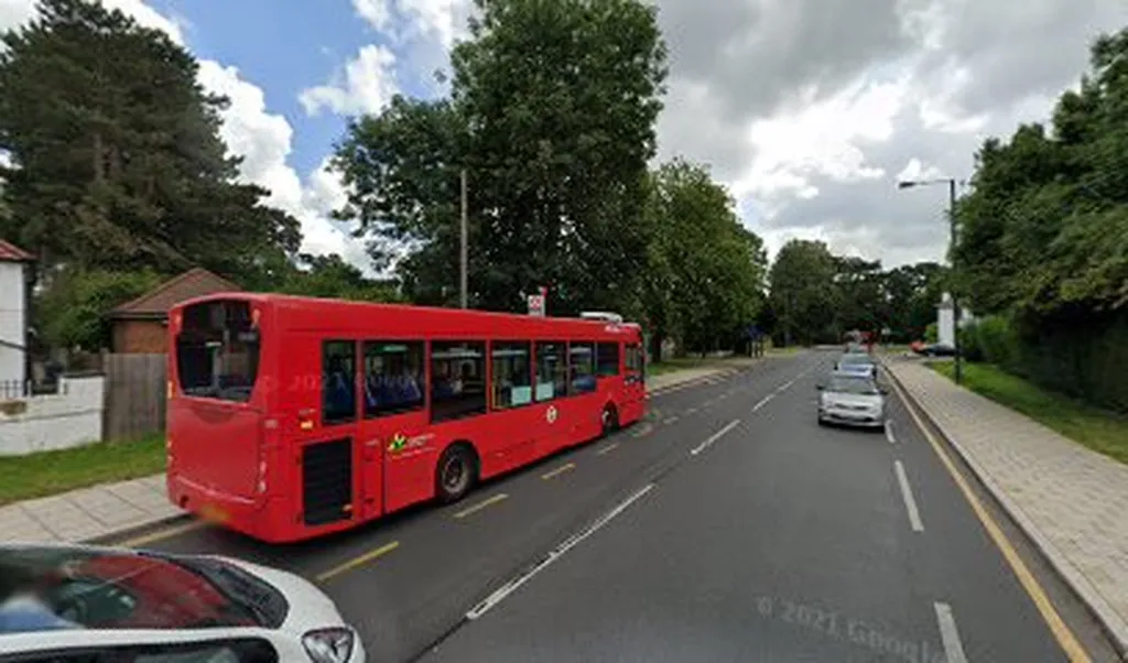 West End Lane Pinner (Stop PL)
