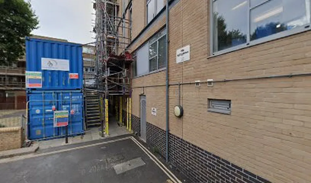 West Kensington Estate (Stop BT)