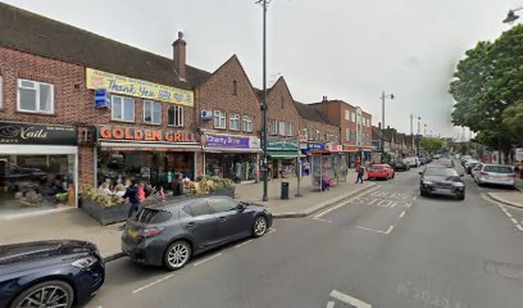 Whitton High Street (Stop X)