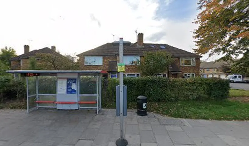 Woodstock Avenue St Margarets (Stop R)