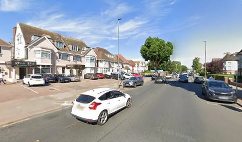 Woodstock Avenue (Stop B)