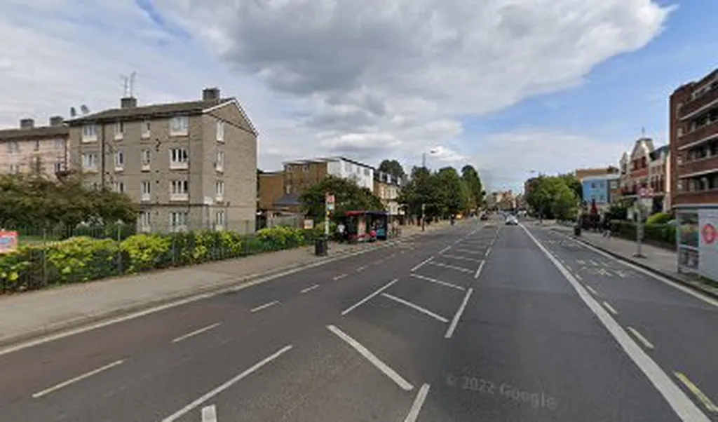 Wormholt Road Shepherd's Bush (Stop LA)