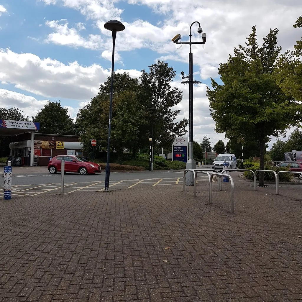 yeading tesco e OaZb