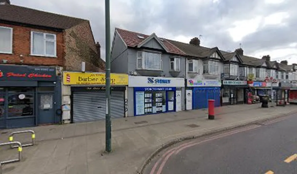Aldborough Road South (Stop NU)