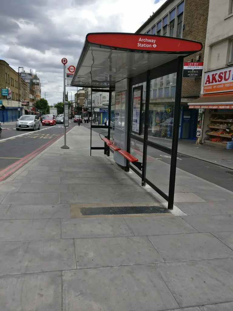 Archway Station Holloway Road (Stop R)