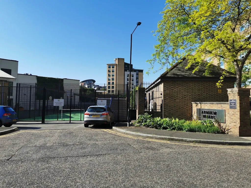 Arnhem Wharf Primary School (Stop R)