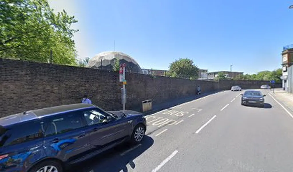 Artillery Place / John Wilson Street (Stop X)