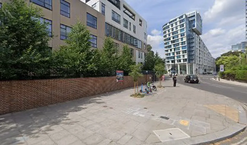 Avenue Road (Stop H)