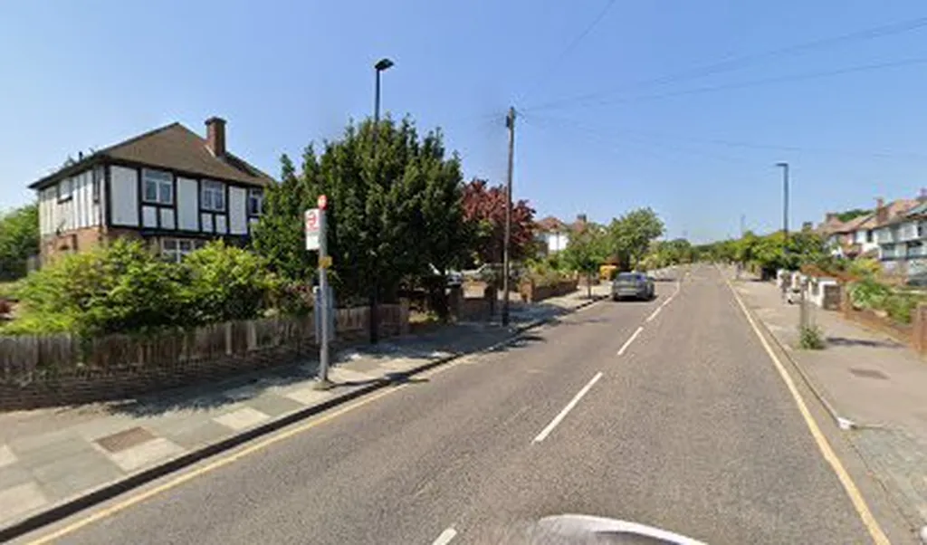 Avery Hill / Riefield Road (Stop AW)