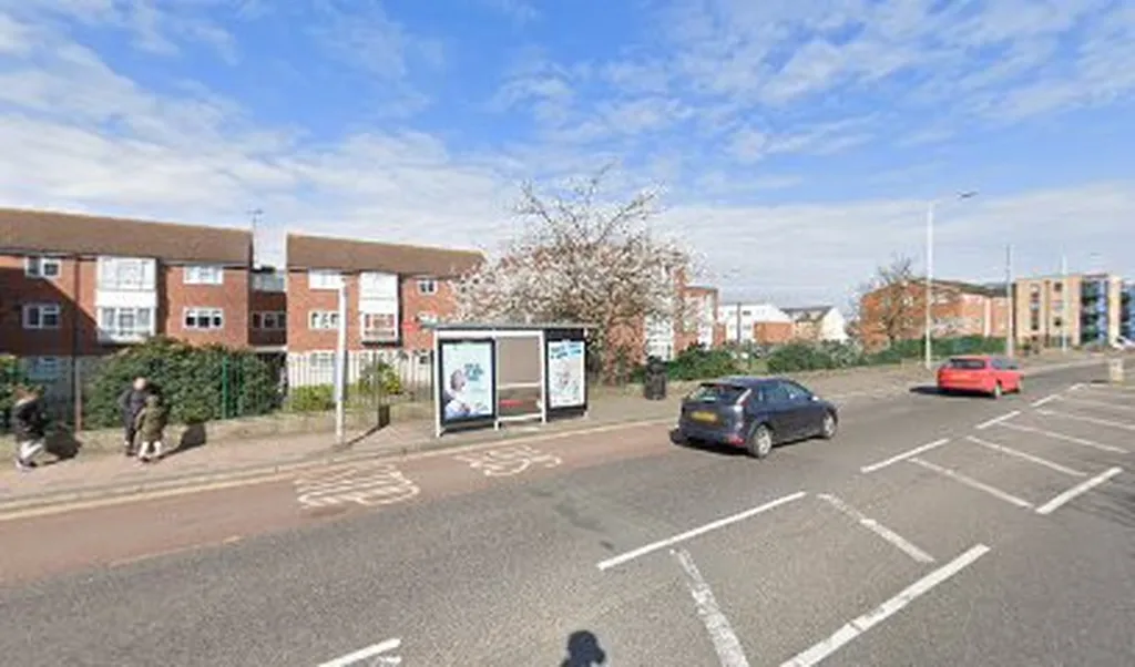 Ballards Road (Stop L)