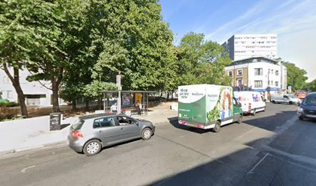 Balls Pond Road (Stop BK)