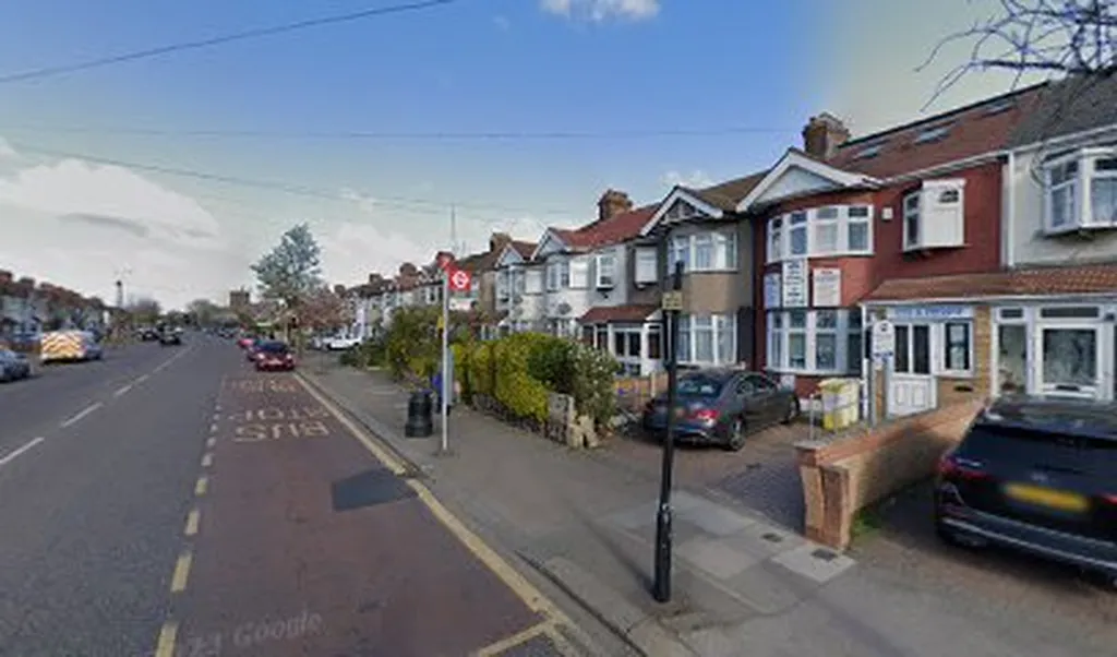 Barkingside High Street (Stop P)