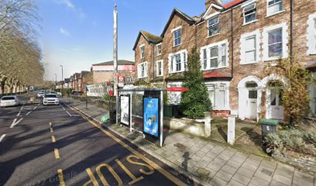 Barratt Avenue (Stop H)