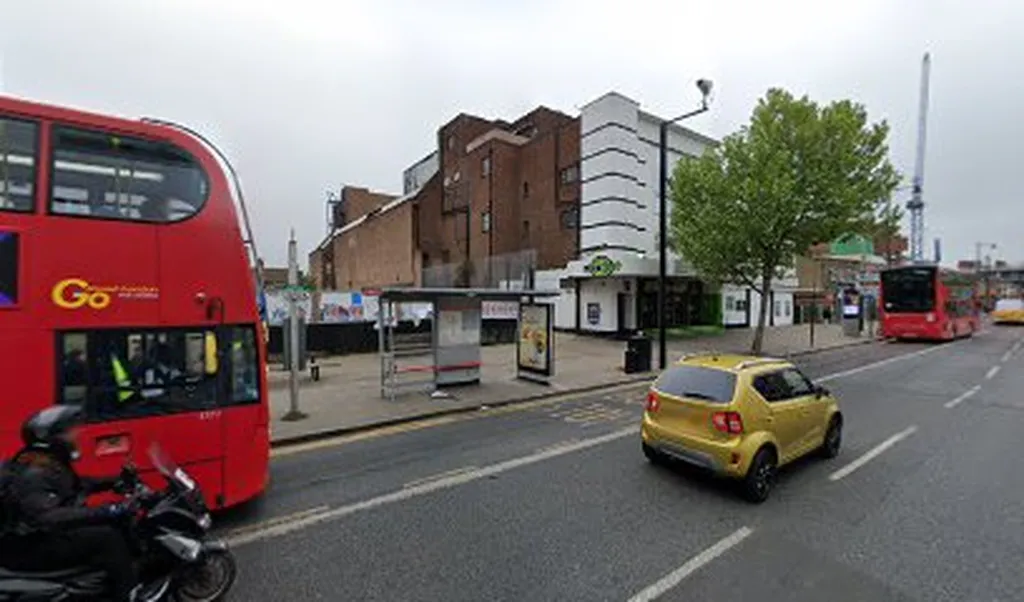 Bartle Avenue (Stop P)