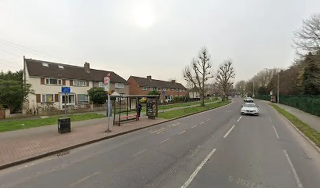Barton Avenue (Stop M)
