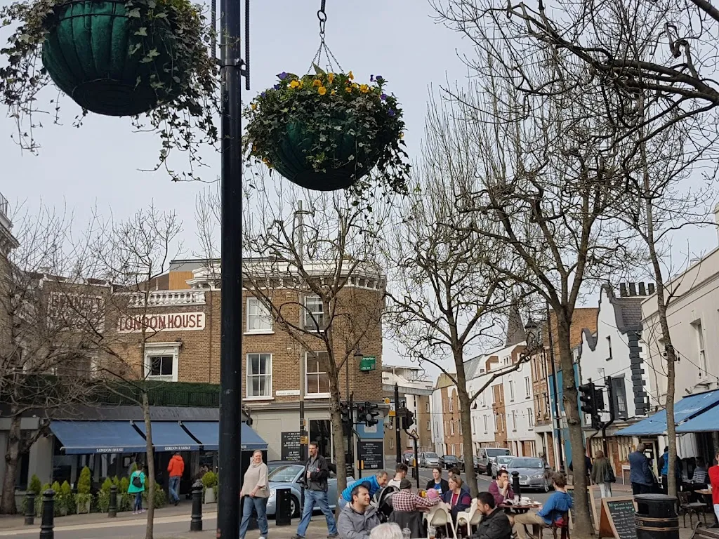 Battersea High Street (Stop J)