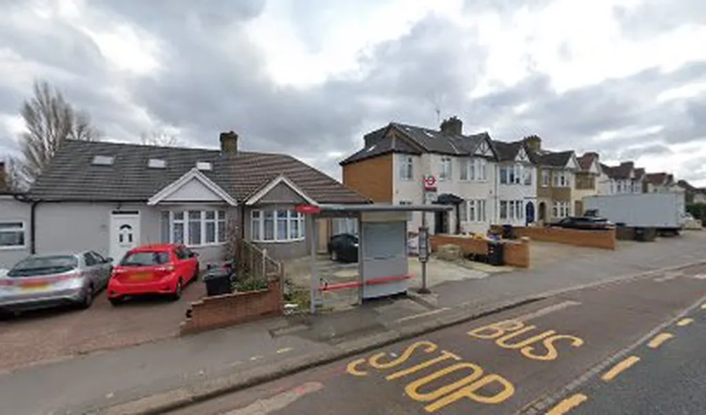 bawdsey avenue w L9d8