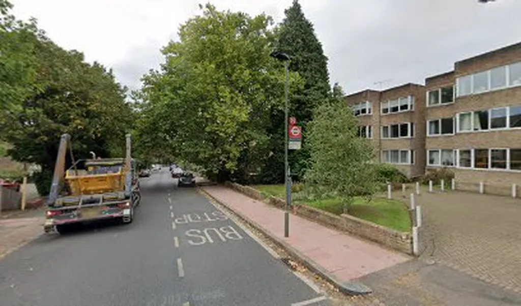 Beckenham Grove (Stop H)