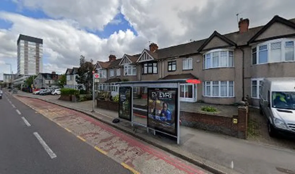 Beehive Lane (Stop EW)