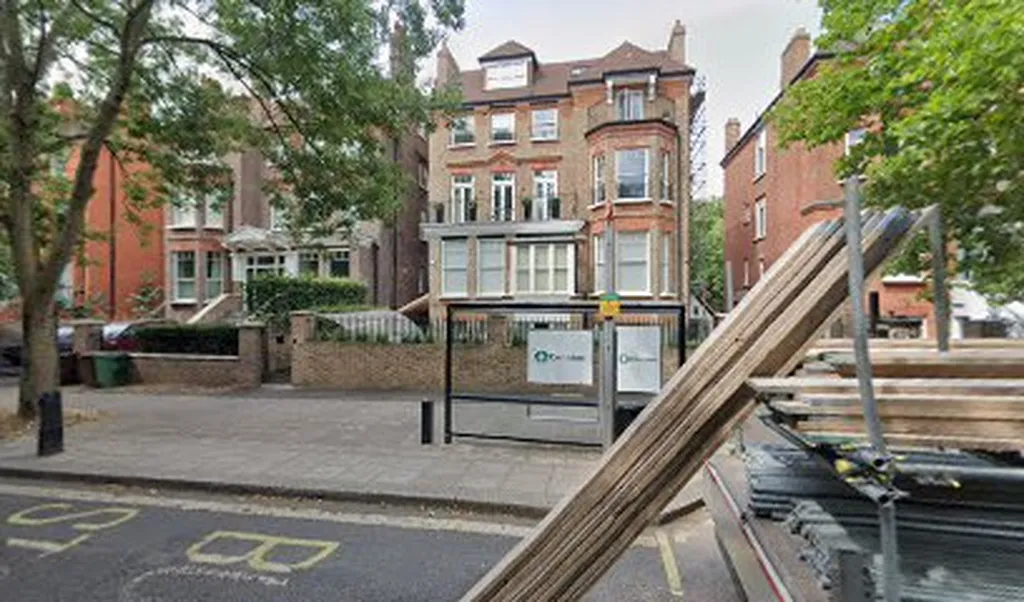 Belsize Lane (Stop R)