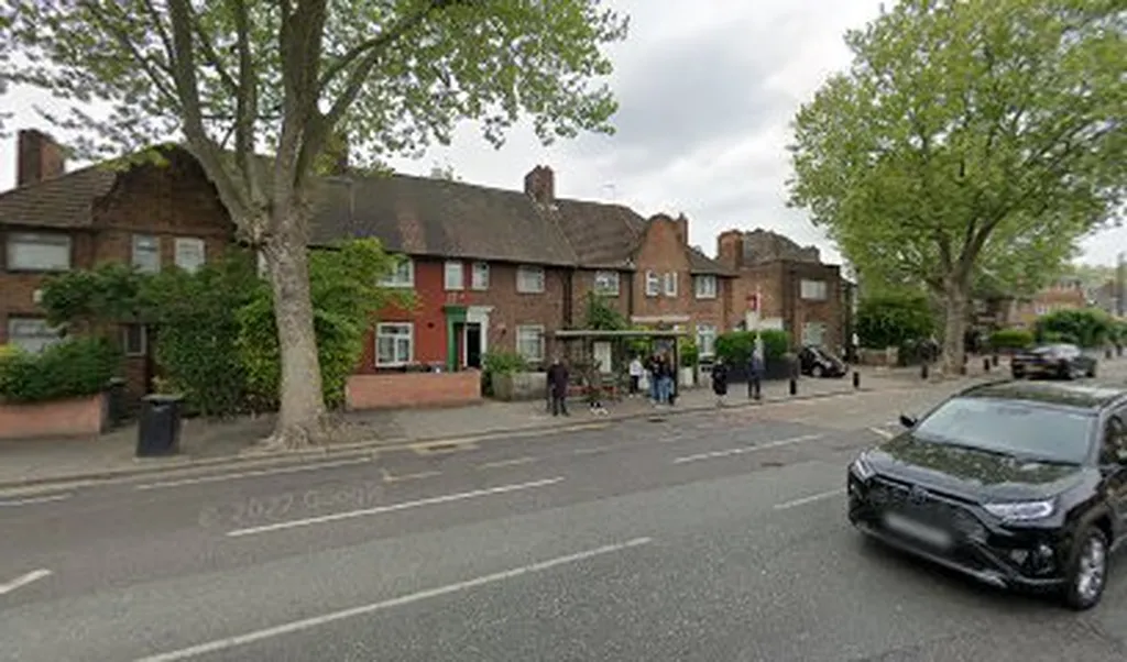 Bennett Road (Stop T)