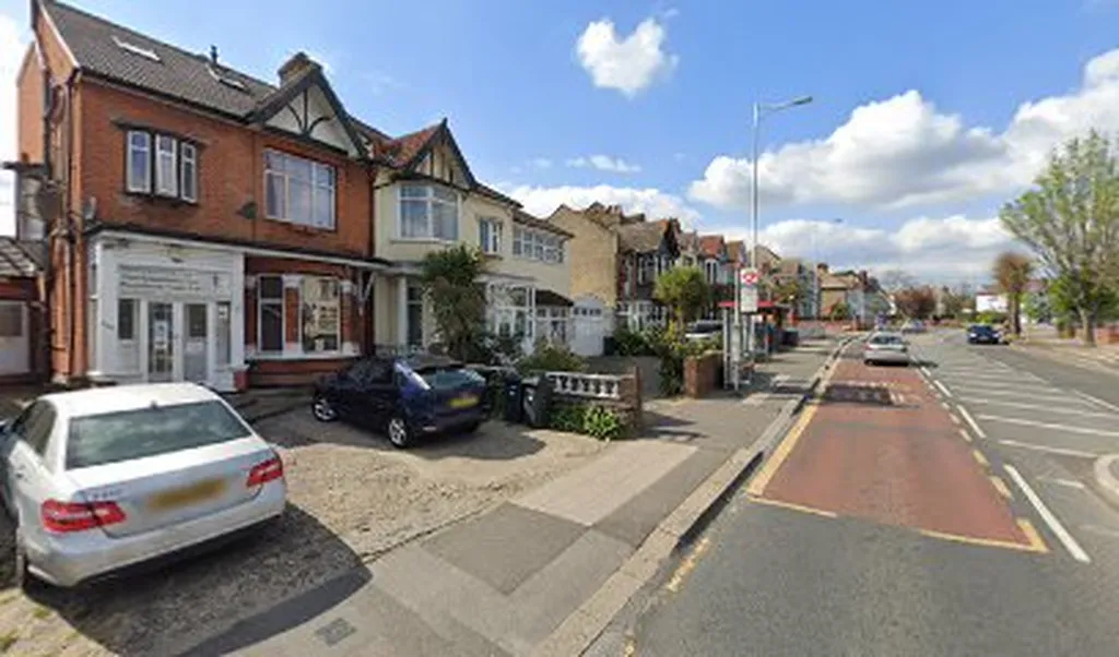 Bethell Avenue (Stop VR)