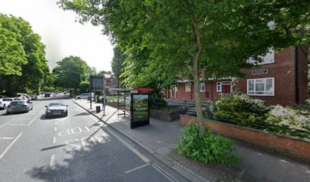 Bethune Road (Stop W)