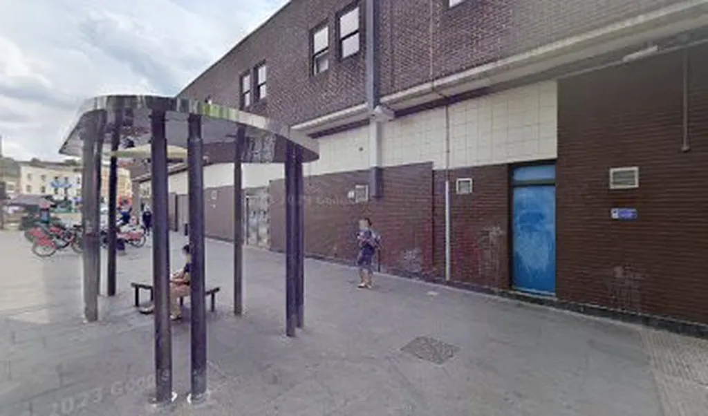 Binfield Road / Stockwell Station (Stop C)
