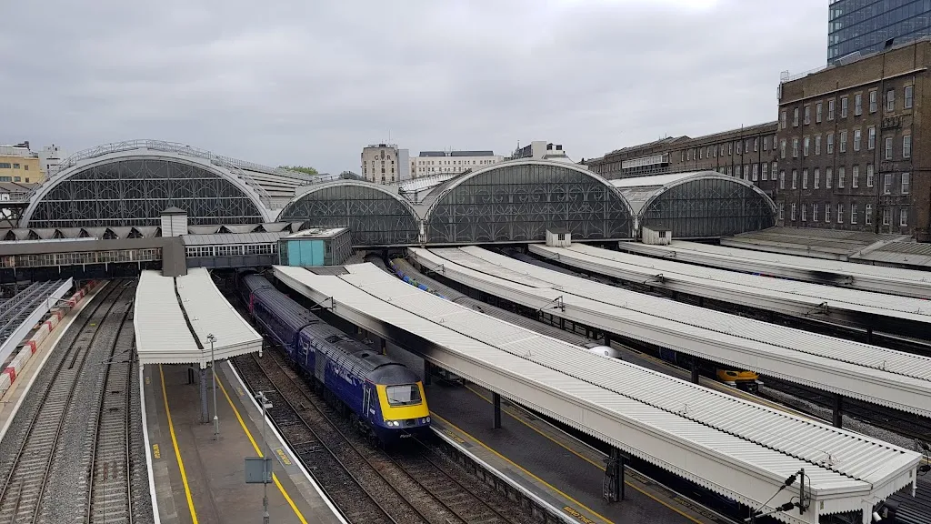 Bishop's Bridge Paddington Station (Stop J)