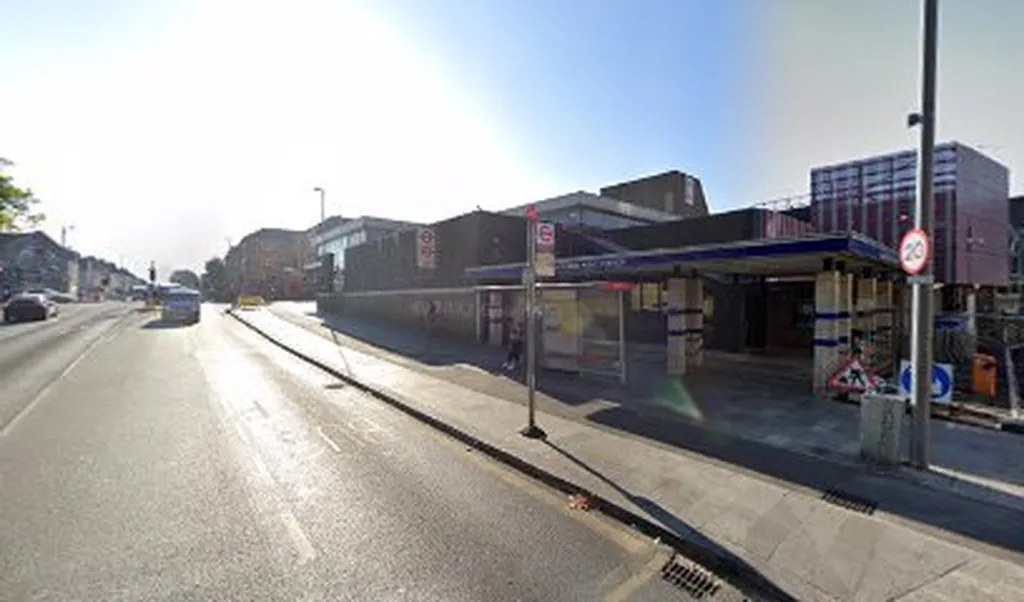 Blackhorse Road Station (Stop BD)