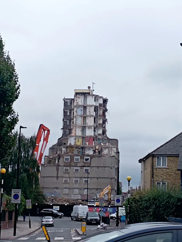 Bow Church (Stop J)